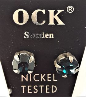 Örhängen, runda med glittrande blå sten, ca 7 mm