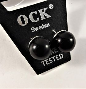 Örhänge med svart pärla, ca 1 cm