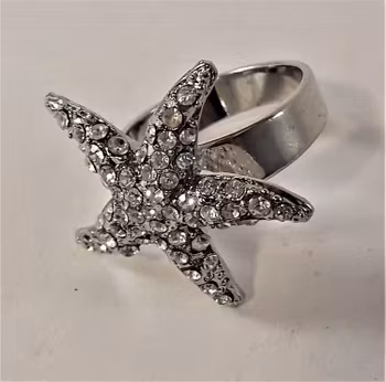 Snygg ring med gnistrande vit sjöstjärna, 18 mm
