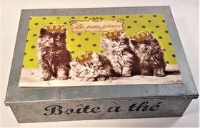 Plåtburk med kattmotiv med fack