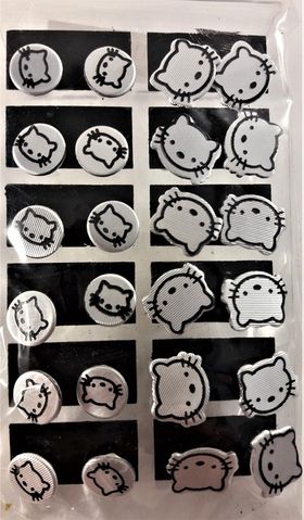 Karta med 12 par örhängen med Hello Kitty-motiv, silverfärgade