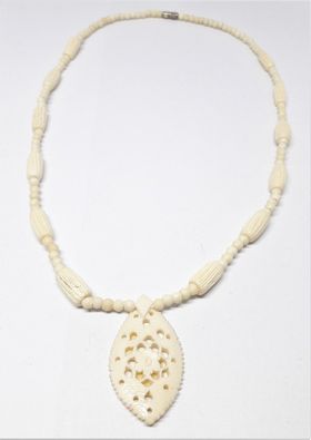 Halsband i ben