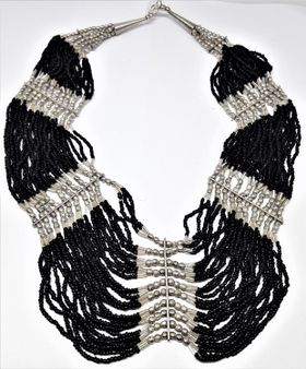 Flerradigt tvåfärgat halsband svart/silver