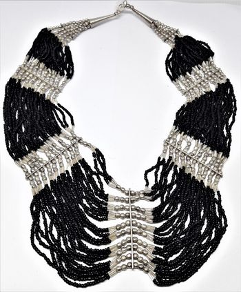Flerradigt tvåfärgat halsband svart/silver