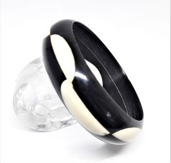 Stelt armband svart/vitt, av buffelben-/horn, B