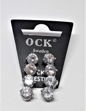 Fint örhänge med 4 stenar