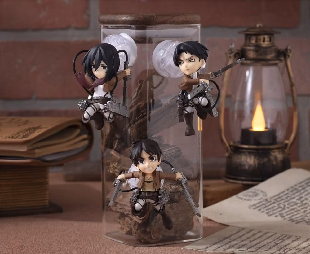 Attack on Titan Tobimas Box Set of 6 Figures (With Gift)