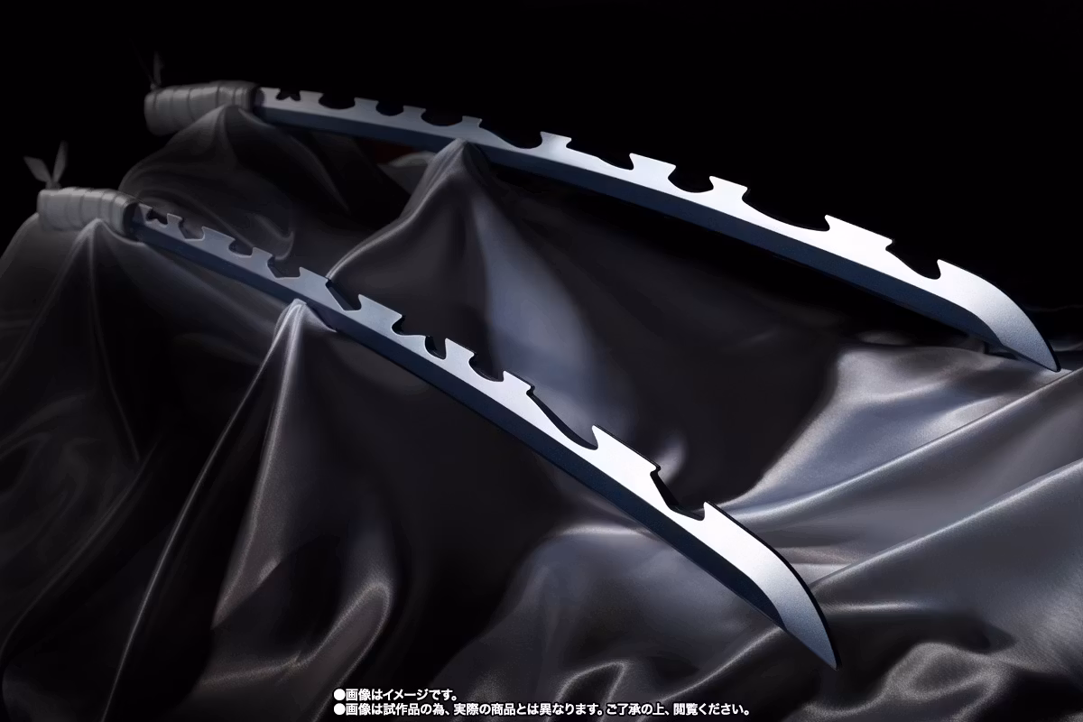 Demon Slayer: Kimetsu no Yaiba Proplica Inosuke Hasiraba's 1/1 Nichirin Sword