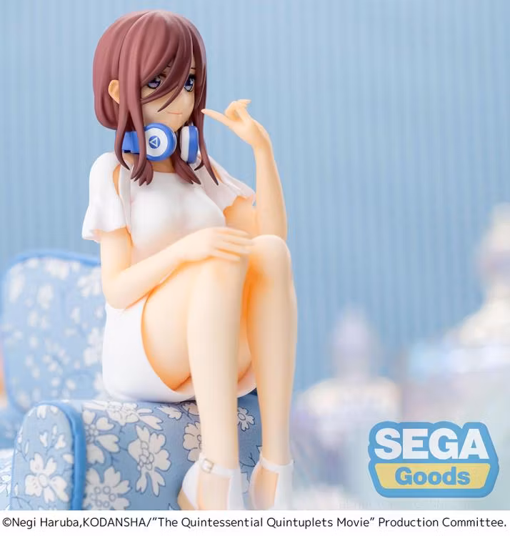 The Quintessential Quintuplets Miku Nakano Premium Perching Figure