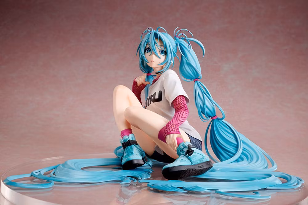 Vocaloid Hatsune Miku Yoneyama Mai The Latest Street Style "Cute"