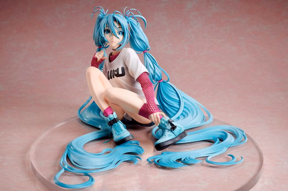 Vocaloid Hatsune Miku Yoneyama Mai The Latest Street Style "Cute"