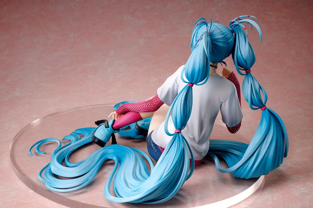 Vocaloid Hatsune Miku Yoneyama Mai The Latest Street Style "Cute"