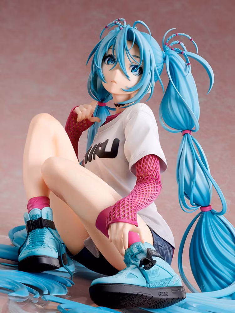 Vocaloid Hatsune Miku Yoneyama Mai The Latest Street Style "Cute"