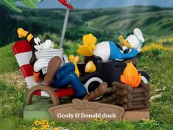 Disney Campsite Series D-Stage DS-145 Goofy & Donald Duck
