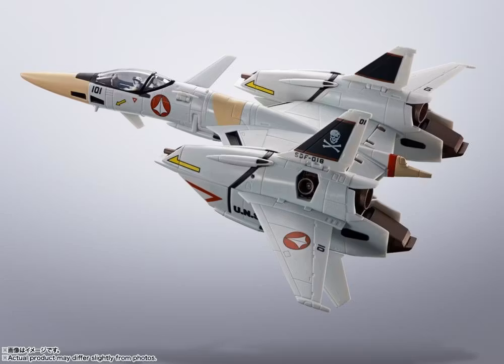 Super Dimension Fortress Macross: Flash Back 2012 Hi-Metal R VF-4 Lightning III (Flash Back 2012)