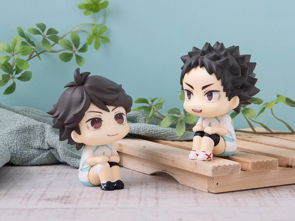 Haikyu!! Look Up Series Toru Oikawa & Hajime Iwaizumi (Uniform Ver.) Figure Set with Gift