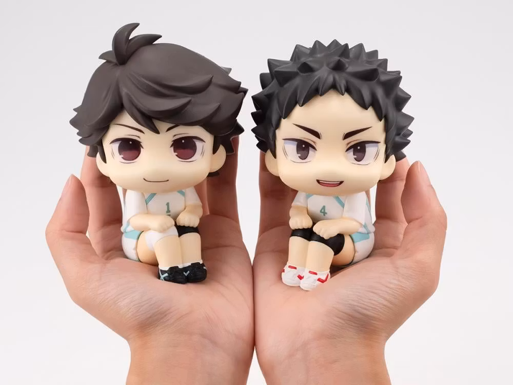 Haikyu!! Look Up Series Toru Oikawa & Hajime Iwaizumi (Uniform Ver.) Figure Set with Gift