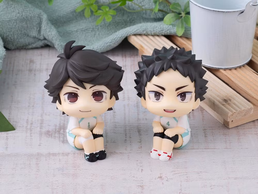 Haikyu!! Look Up Series Toru Oikawa & Hajime Iwaizumi (Uniform Ver.) Figure Set with Gift