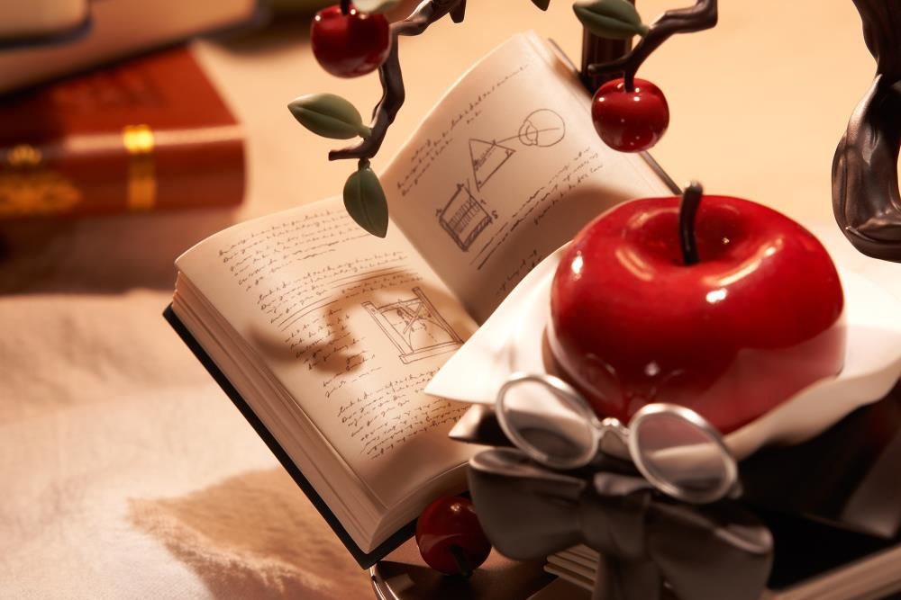 Reverse: 1999 APPLe the Erudite and Juicy Edition Limepie Figure