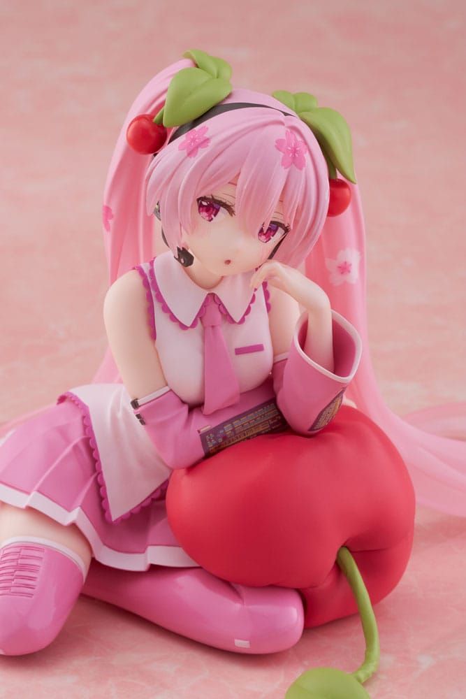 Vocaloid Desktop Cute Sakura Miku (Cherry Cushion Ver.)