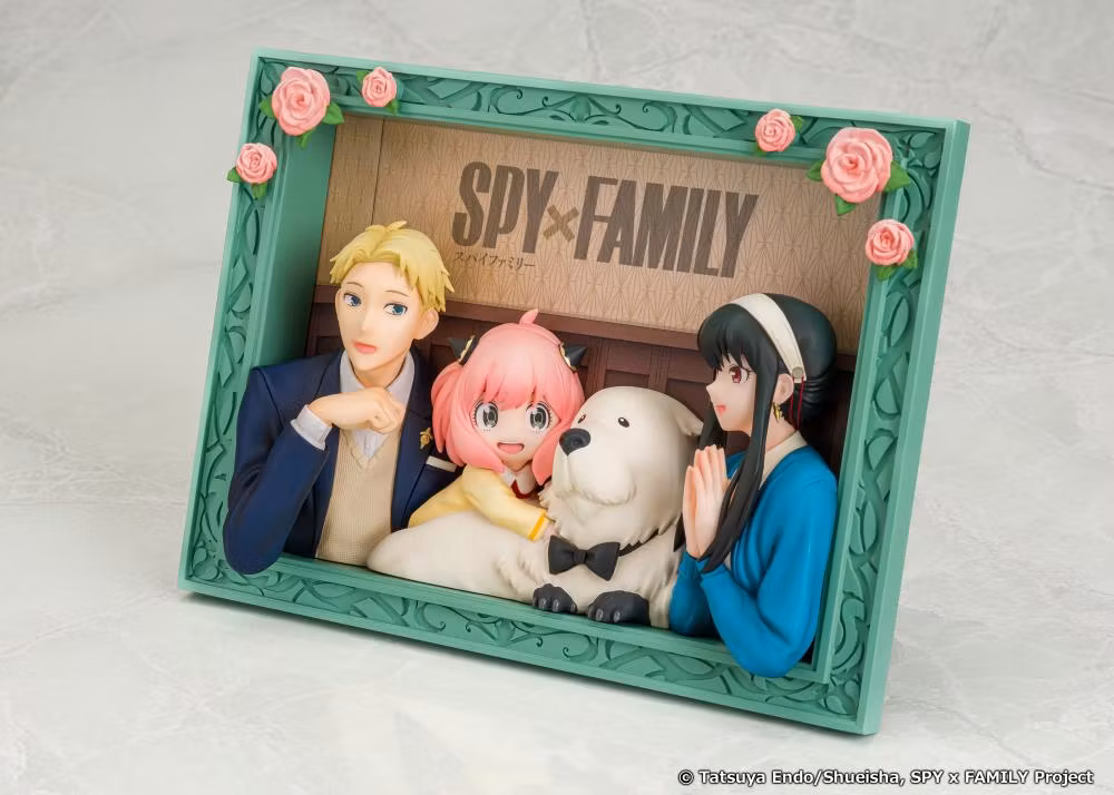 Spy x Family "The Forgers" Picture Frame Figure