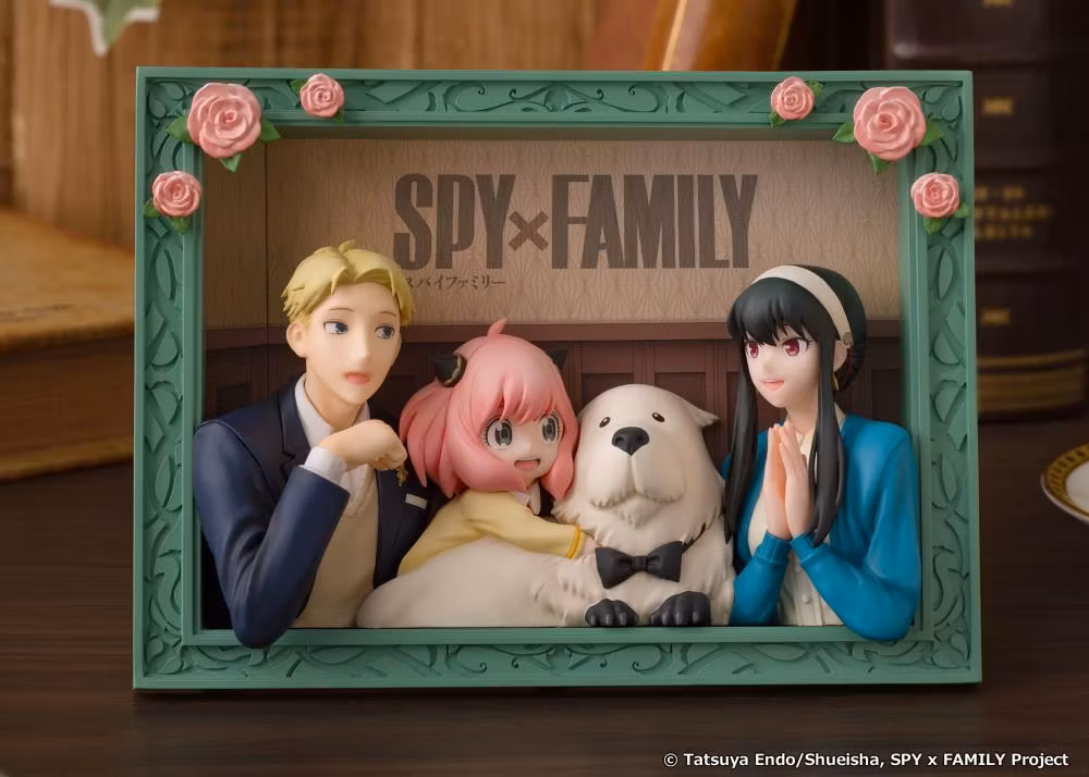 Spy x Family "The Forgers" Picture Frame Figure