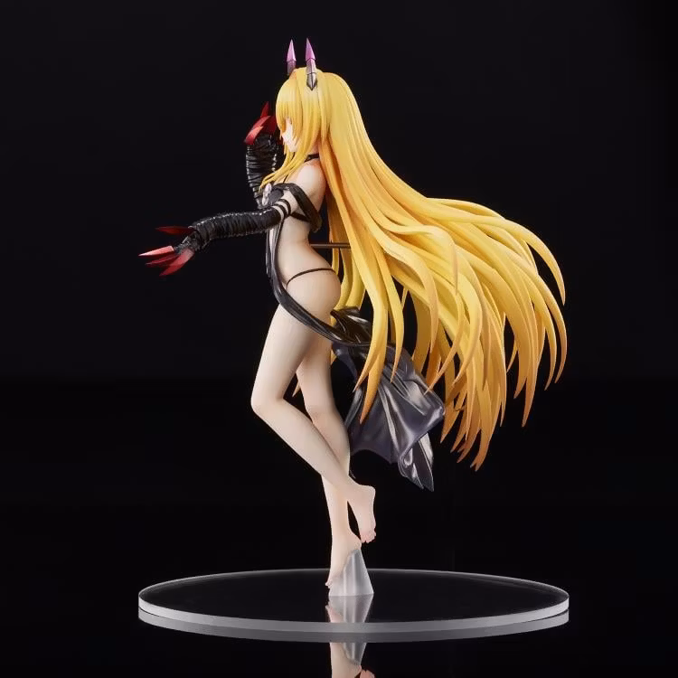 To Love-Ru Darkness Golden Darkness (Darkness Ver.) 1/6 Scale Figure