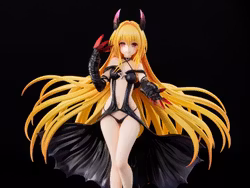 To Love-Ru Darkness Golden Darkness (Darkness Ver.) 1/6 Scale Figure