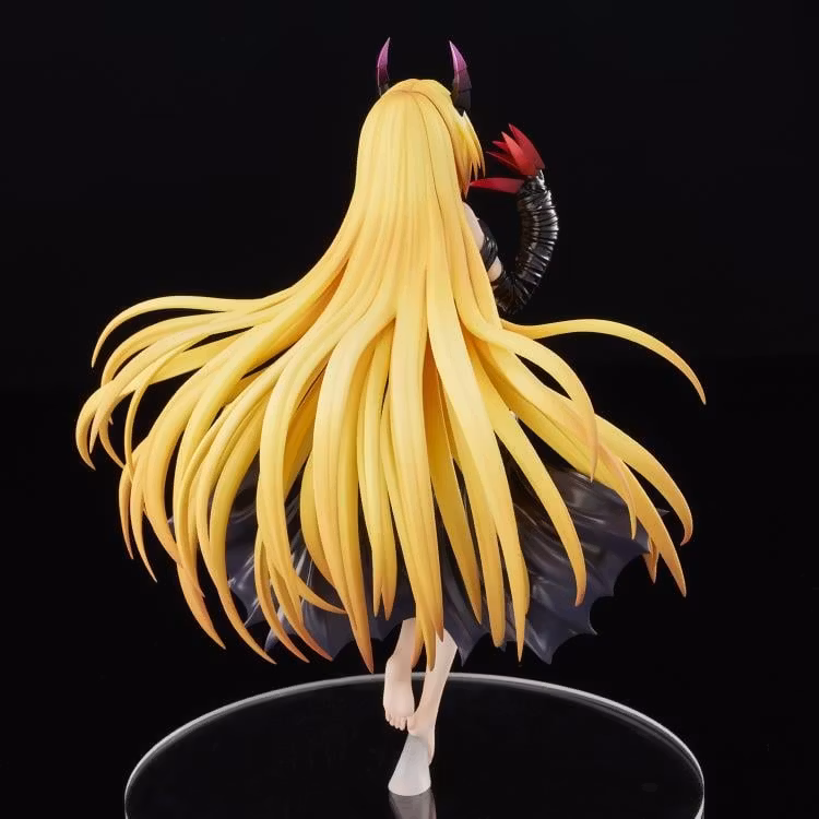 To Love-Ru Darkness Golden Darkness (Darkness Ver.) 1/6 Scale Figure