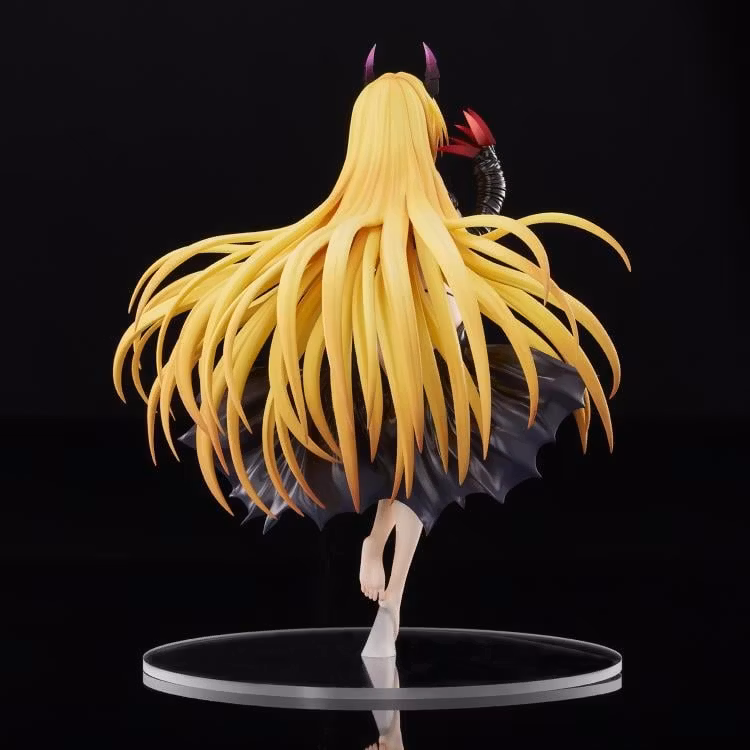 To Love-Ru Darkness Golden Darkness (Darkness Ver.) 1/6 Scale Figure