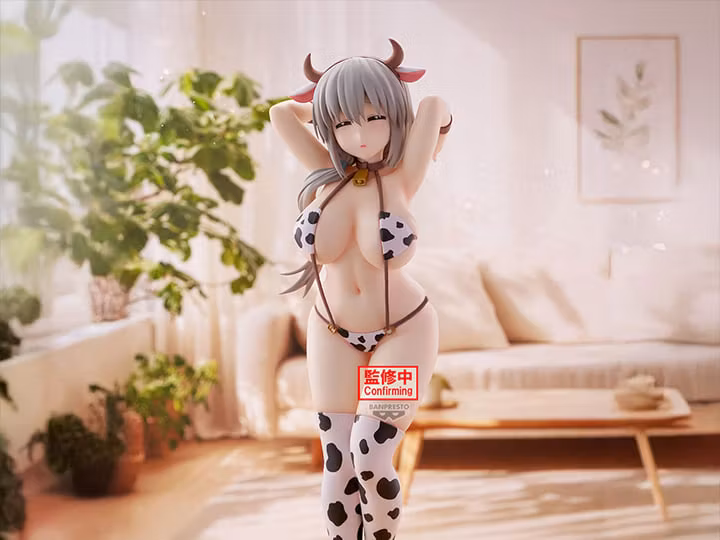 Uzaki-chan Wants to Hang Out! Glitter & Glamours Tsuki Uzaki (Cow Print Swimsuit Ver.)