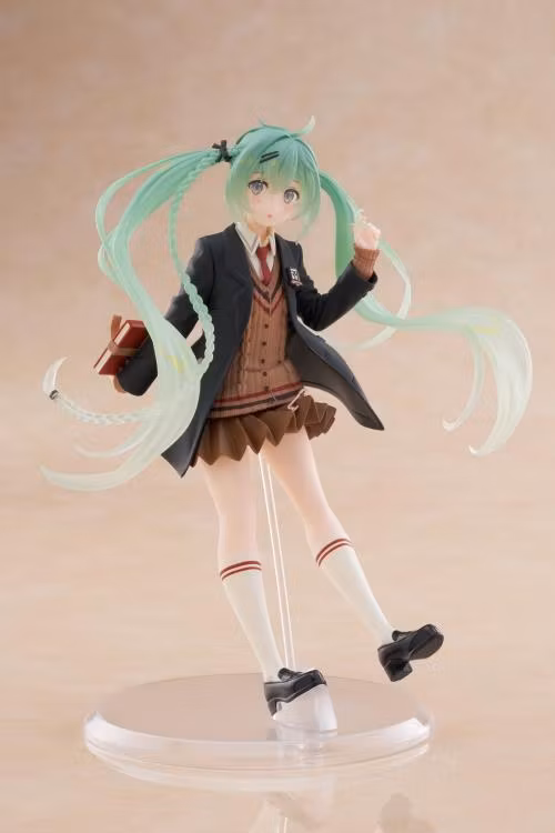 Vocaloid Hatsune Miku (Fashion Preppy Ver.) Figure