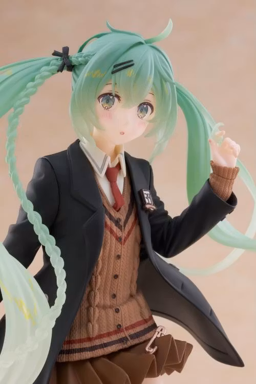 Vocaloid Hatsune Miku (Fashion Preppy Ver.) Figure