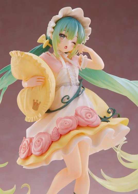 Vocaloid Hatsune Miku (Sleeping Beauty) Wonderland Figure (Rerelease)