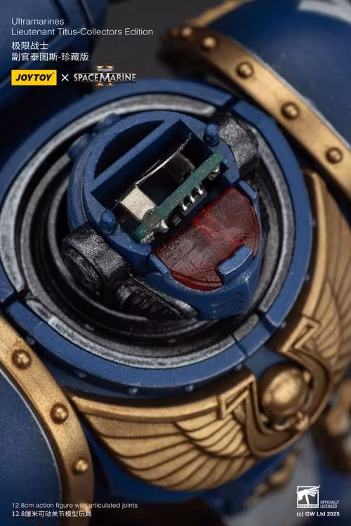 Warhammer 40,000: Space Marine 2 Ultramarines Lieutenant Titus (Collectors Edition) 1/18 Scale Action Figure