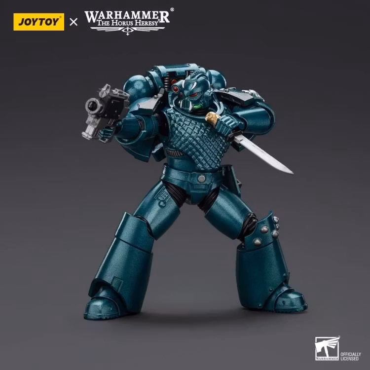 Warhammer: The Horus Heresy Alpha Legion Headhunter with Banestrike Combi-Bolter and Power Dagger 1/18 Scale Action Figure