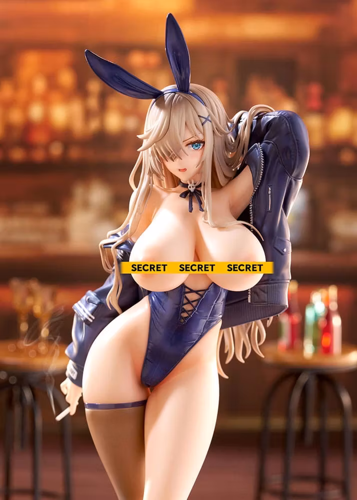 (18+) Mataro Illustration Bad Bunny 1/7 Scale Figure