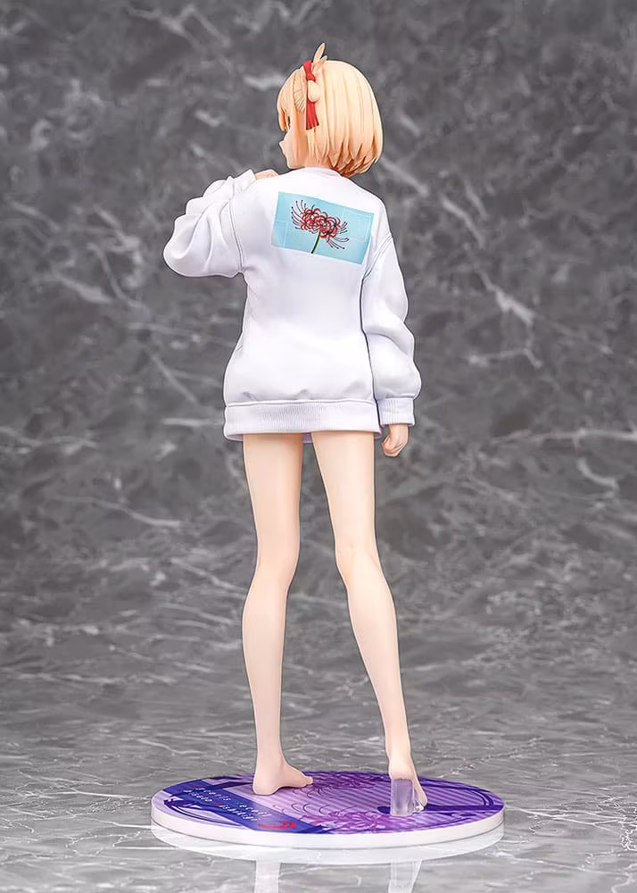 Lycoris Recoil Chisato Nishikigi (Oversized Sweatshirt Ver.) 1/7 Scale Figure