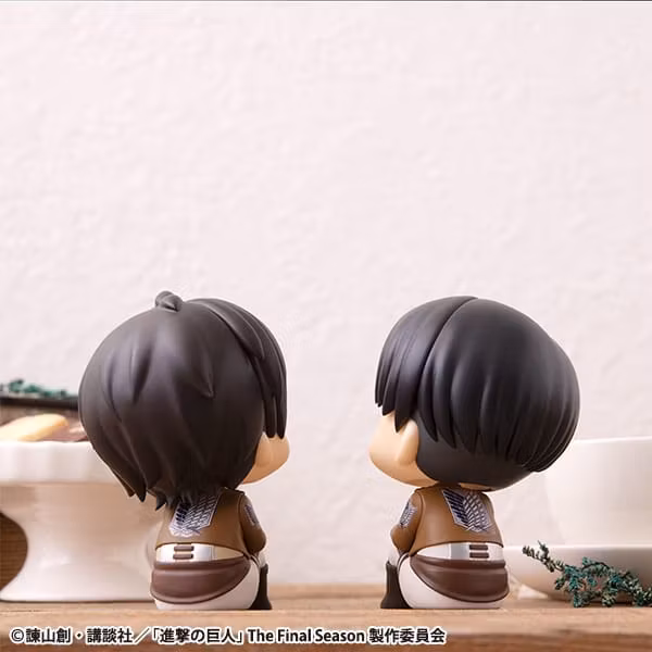 Attack on Titan Look Up Series Eren Jaeger & Levi Set (with gift)