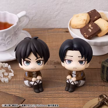 Attack on Titan Look Up Series Eren Jaeger & Levi Set (with gift)