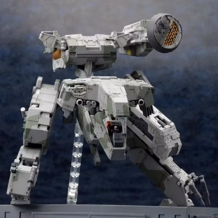 Metal Gear Solid 4: Guns of the Patriots Metal Gear Rex 1/100 Scale Model Kit (Rerelease)