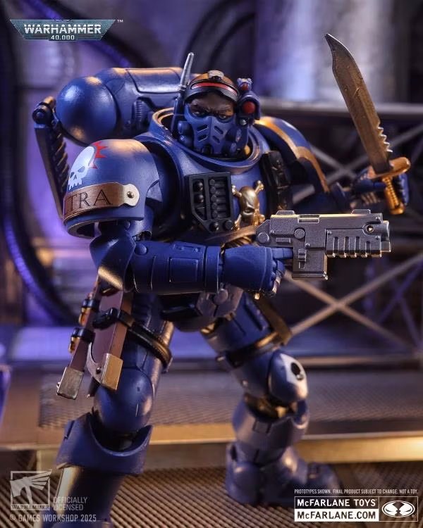 Warhammer 40,000 Ultramarines Lieutenant in Phobos Armor Action Figure