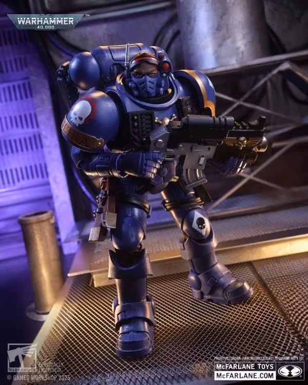 Warhammer 40,000 Ultramarines Lieutenant in Phobos Armor Action Figure