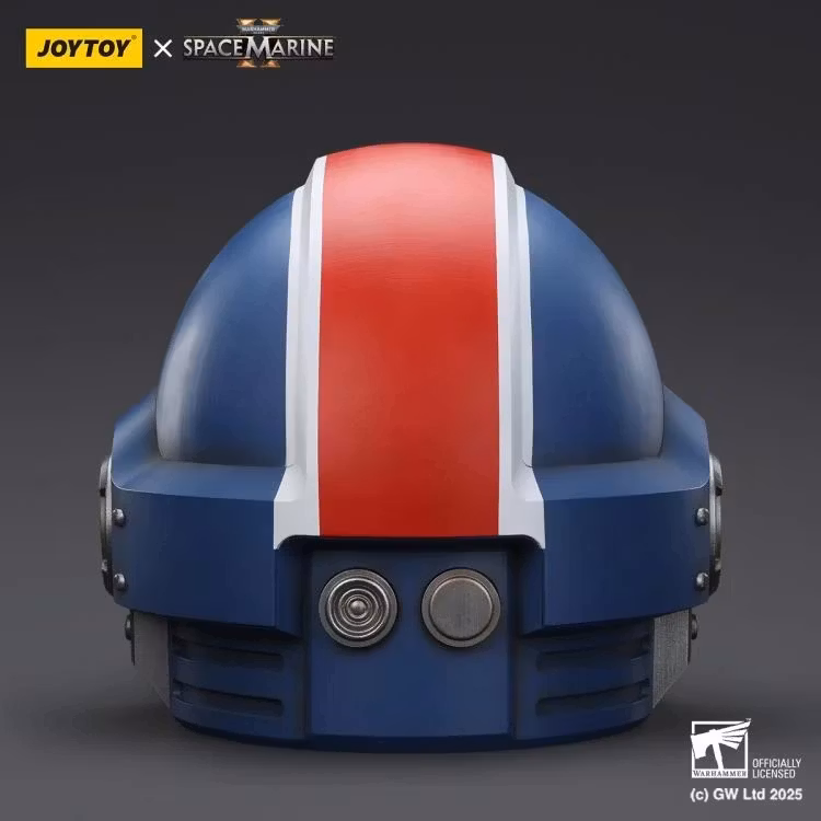 Warhammer 40,000: Space Marine 2 Ultramarines Lieutenant Titus' MKX Wearable Helmet Replica