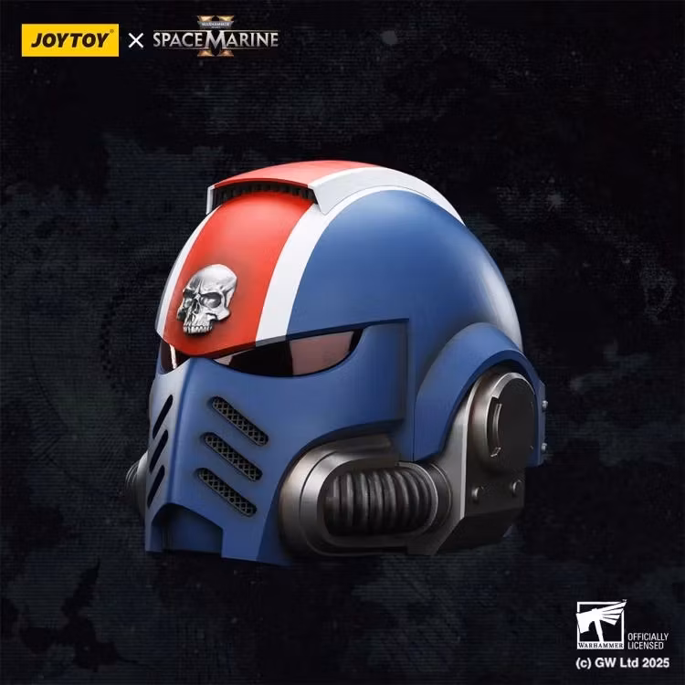 Warhammer 40,000: Space Marine 2 Ultramarines Lieutenant Titus' MKX Wearable Helmet Replica