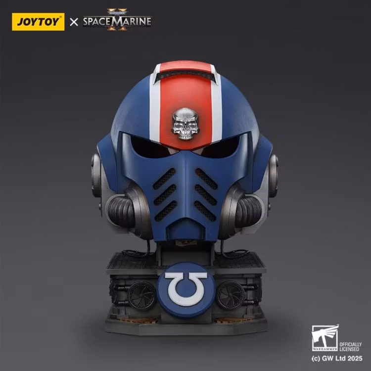 Warhammer 40,000: Space Marine 2 Ultramarines Lieutenant Titus' MKX Wearable Helmet Replica with Display Stand