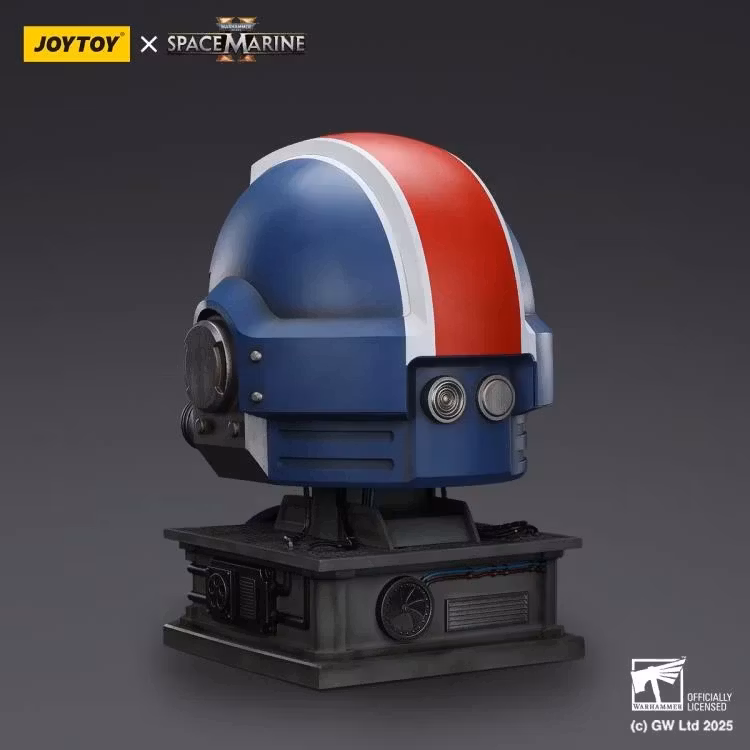 Warhammer 40,000: Space Marine 2 Ultramarines Lieutenant Titus' MKX Wearable Helmet Replica with Display Stand