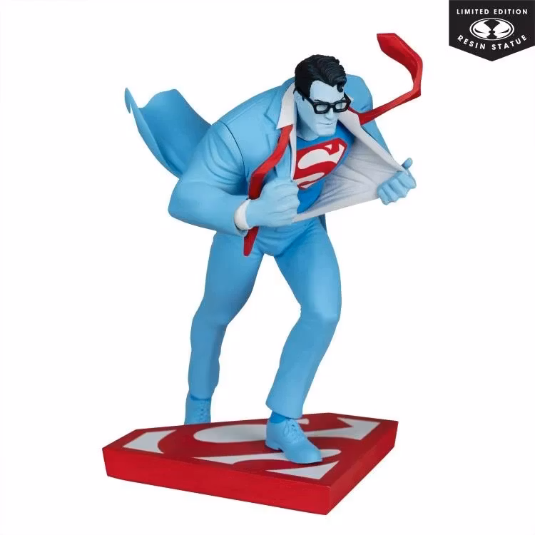 DC Comics Superman Red and Blue 1/10 Scale Limited Edition Statue (Clayton Henry)