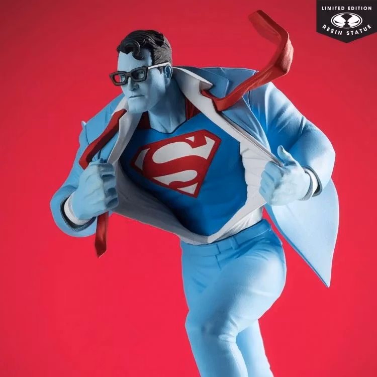 DC Comics Superman Red and Blue 1/10 Scale Limited Edition Statue (Clayton Henry)