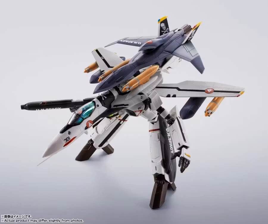 Macross Zero Hi-Metal R VF-0S Phoenix (Roy Focker Use) + QF-2200D-Ghost Action Figure